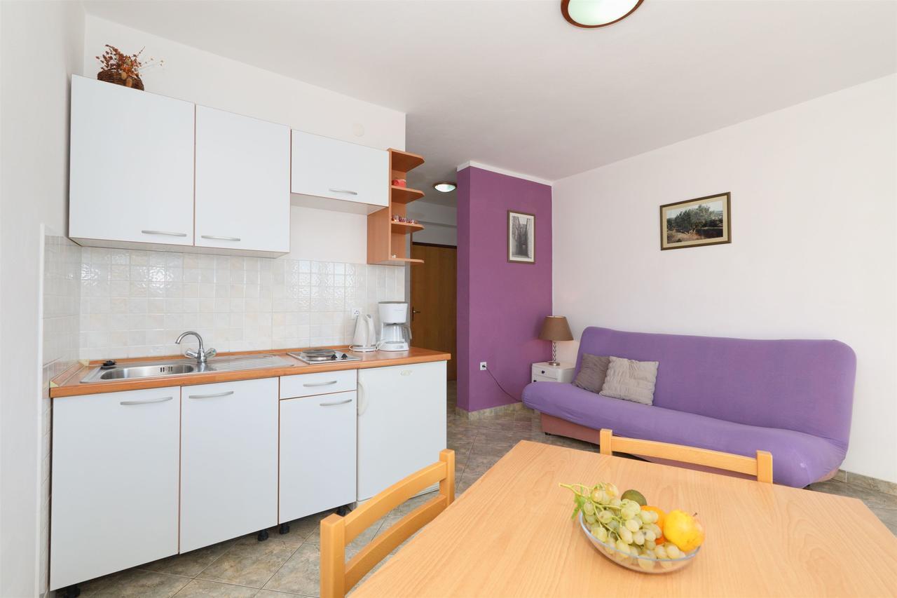 Apartments Snjezana Tisno Esterno foto
